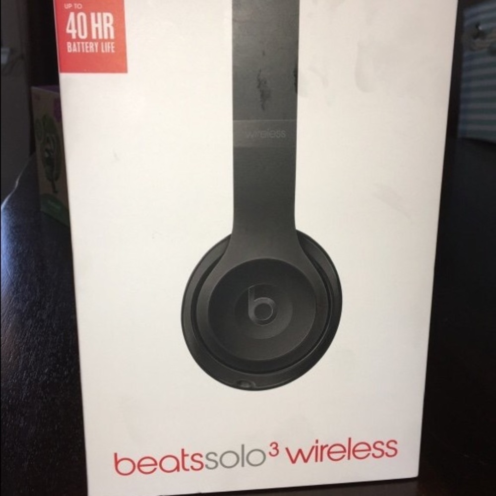 brand new beats solo3 wireless headphones